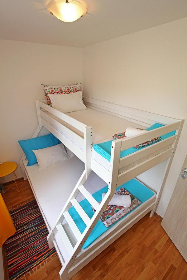 Holiday Home Perunika Zezevica Buitenkant foto