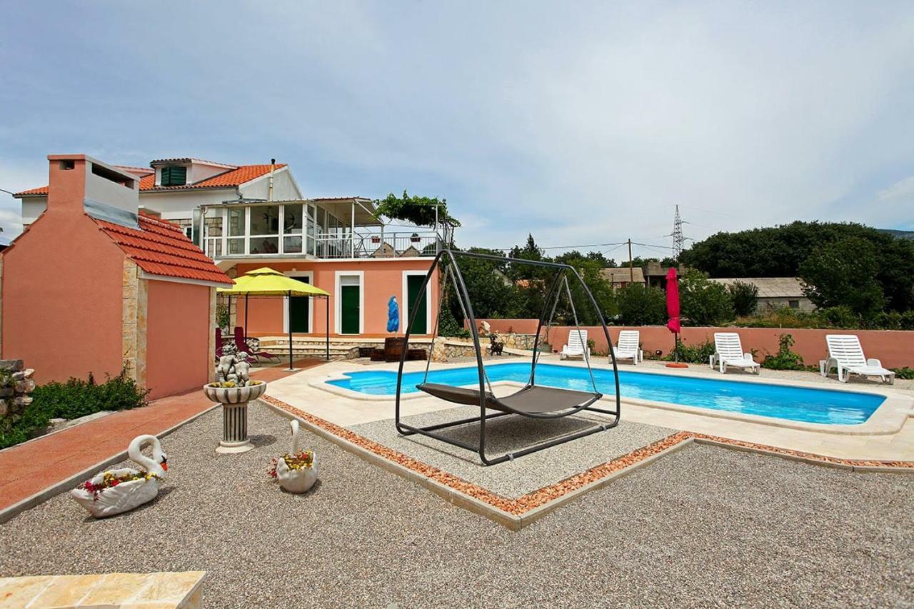 Holiday Home Perunika Zezevica Buitenkant foto