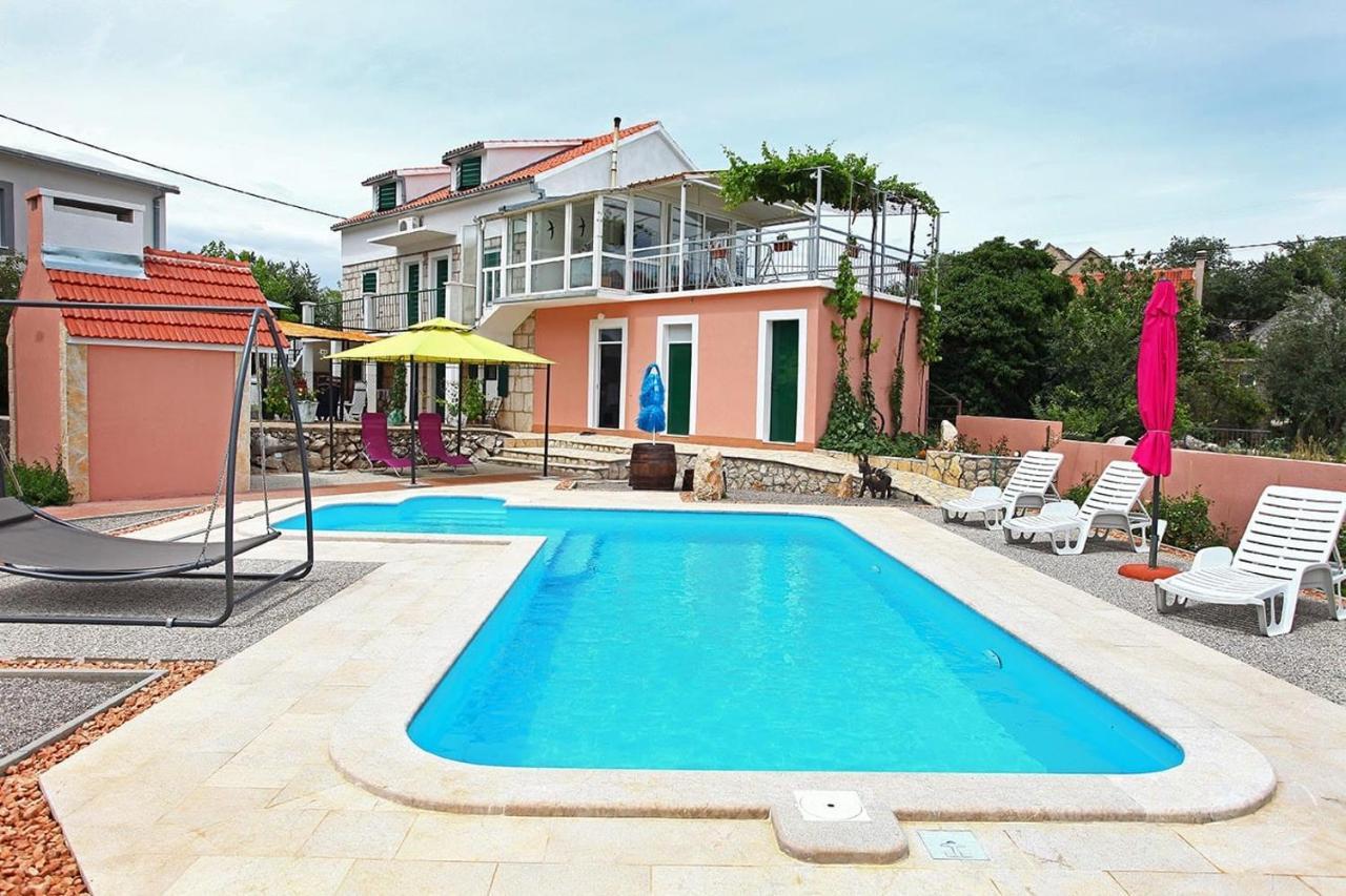 Holiday Home Perunika Zezevica Buitenkant foto