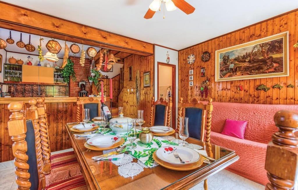 Holiday Home Perunika Zezevica Buitenkant foto